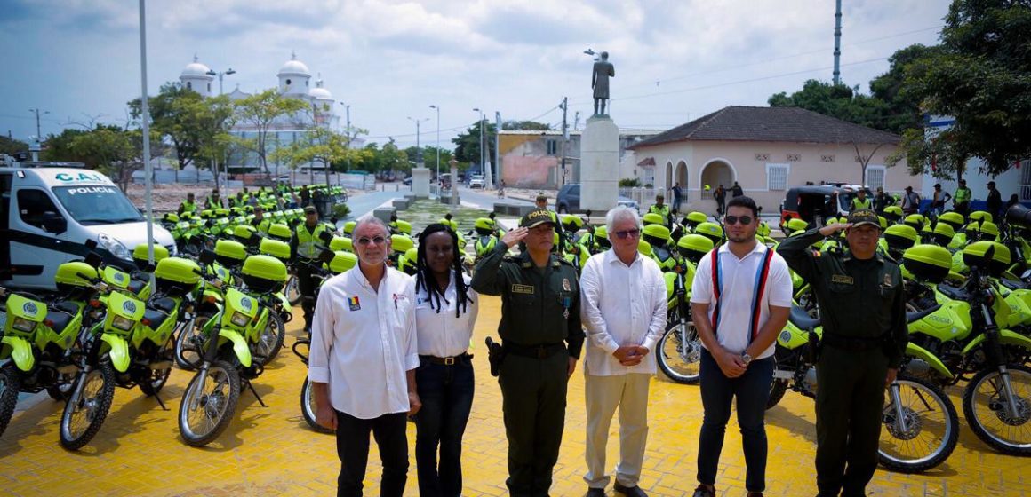 Gobernación entrega, en Soledad, CAI móvil y 200 motos para agilizar judicialización de delitos