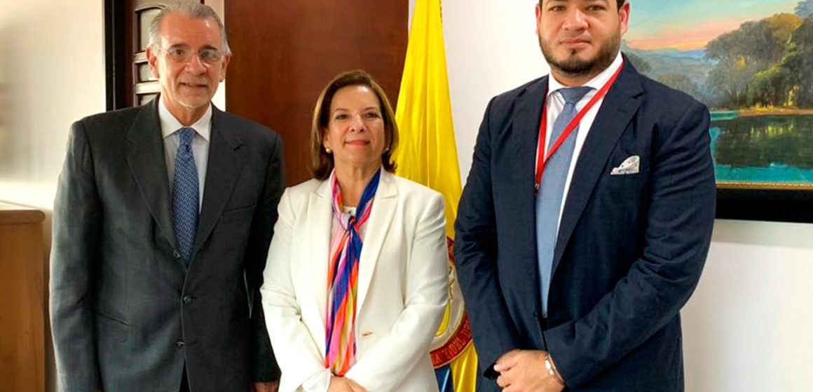 MinJusticia reitera al gobernador Verano compromiso con complejo carcelario en el Atlántico