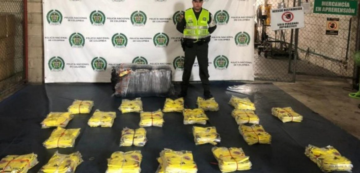 Incautaron mil camisetas de contrabando de la Selección Colombia