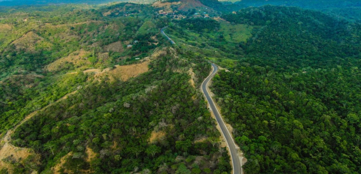 #AtlánticoLíderEnObras: Verano impulsa el ecoturismo y productividad agrícola con nueva vía Usiacurí – Aguas Vivas – Luriza