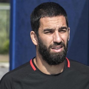 Por disparar una pistola en un hospital, Arda Turan fue condenado a 20 meses de cárcel