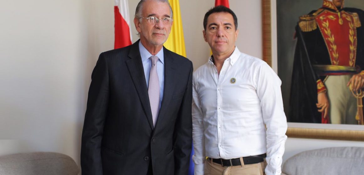 Profesor Jorge Luis Restrepo Pimienta asume como rector (e) de Uniatlántico