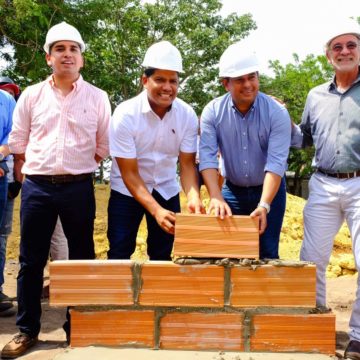 Gobernador y minvivienda colocaron la primera piedra en la Urbanización Las Camelias del municipio de Malambo