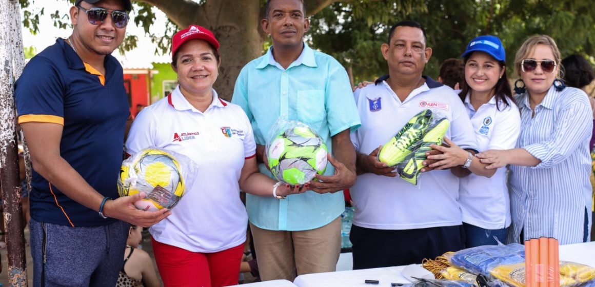 Gobernación entrega dotación deportiva para la sana convivencia entre jóvenes de Soledad y Malambo