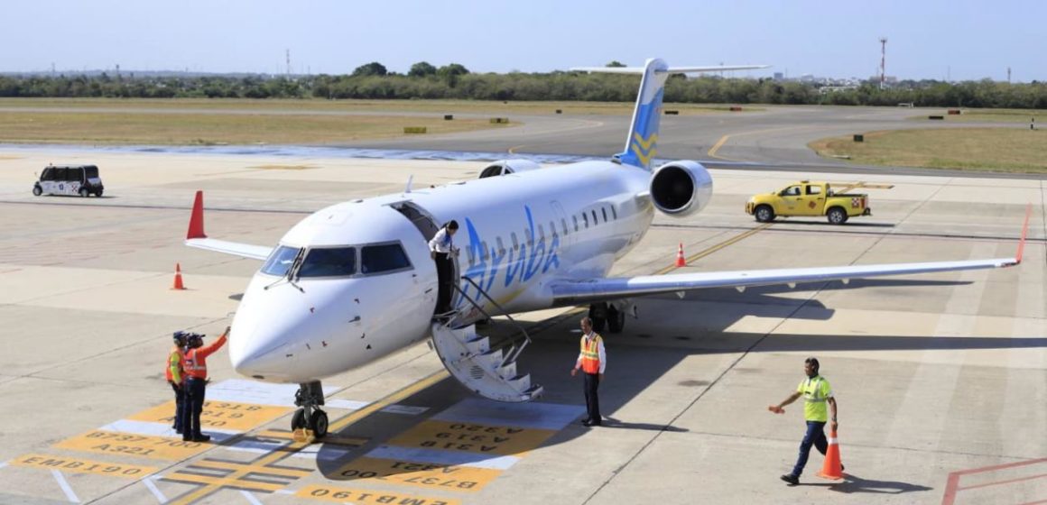 Aterriza en el Cortissoz el primero vuelo oficial de Aruba Airlines, con 43 pasajeros