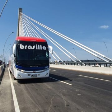 Bus de Brasilia, el primero en atravesar el Pumarejo