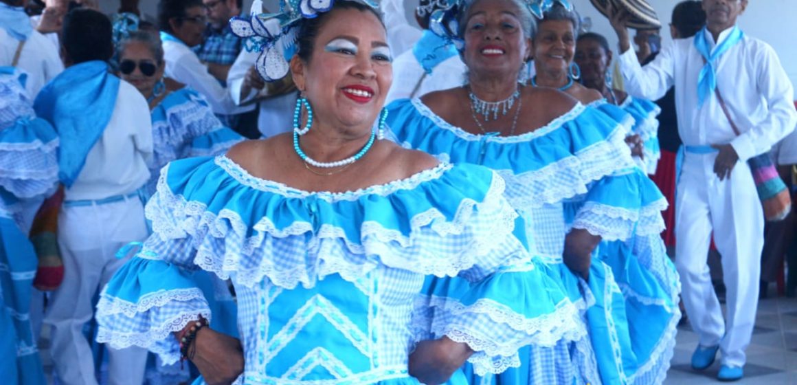 Centro de Vida La Magdalena realiza su tradicional ceremonia de izada de bandera