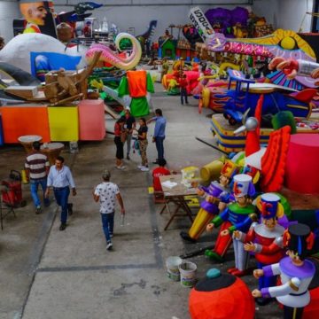 Las carrozas de la Batalla de Flores serán exhibidas en el Gran Malecón del Río