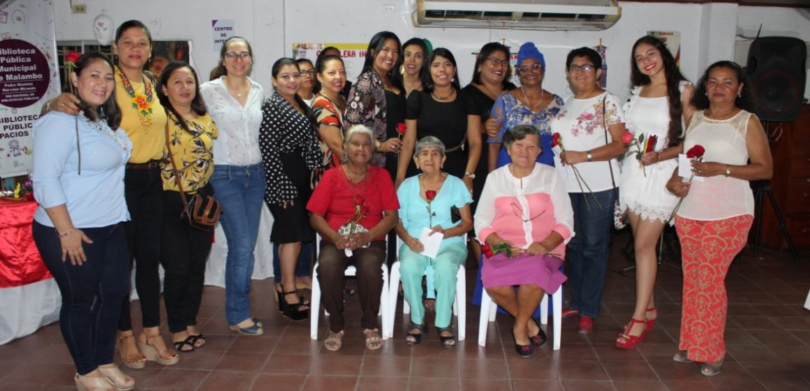 Con el lema ‘Las mujeres también cuentan’ se realizó encuentro en Biblioteca Municipal