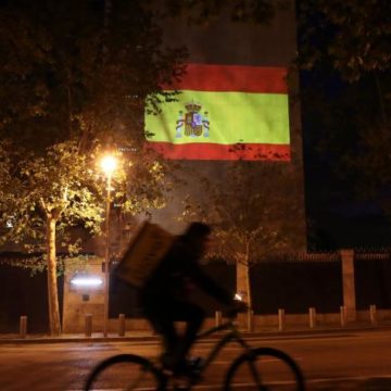 España: a estudiantes de primaria y secundaria se les aprobará el año