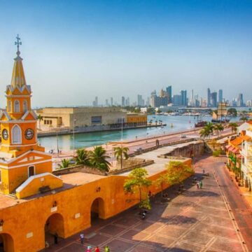 Reabren playas de Cartagena solo para caminar y trotar: nadie se puede bañar