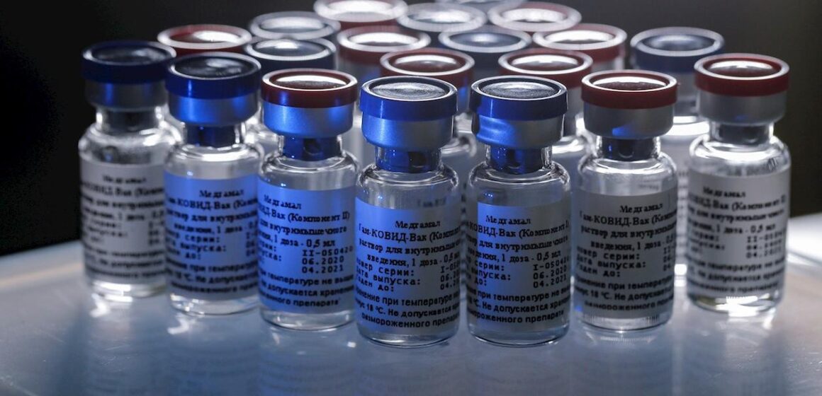 Rusia produce primer paquete de su vacuna anti-Covid-19 Spútnik V