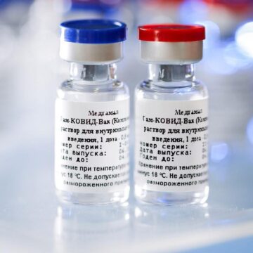 Rusia produce las primeras 15.500 dosis de su vacuna anti-Covid-19