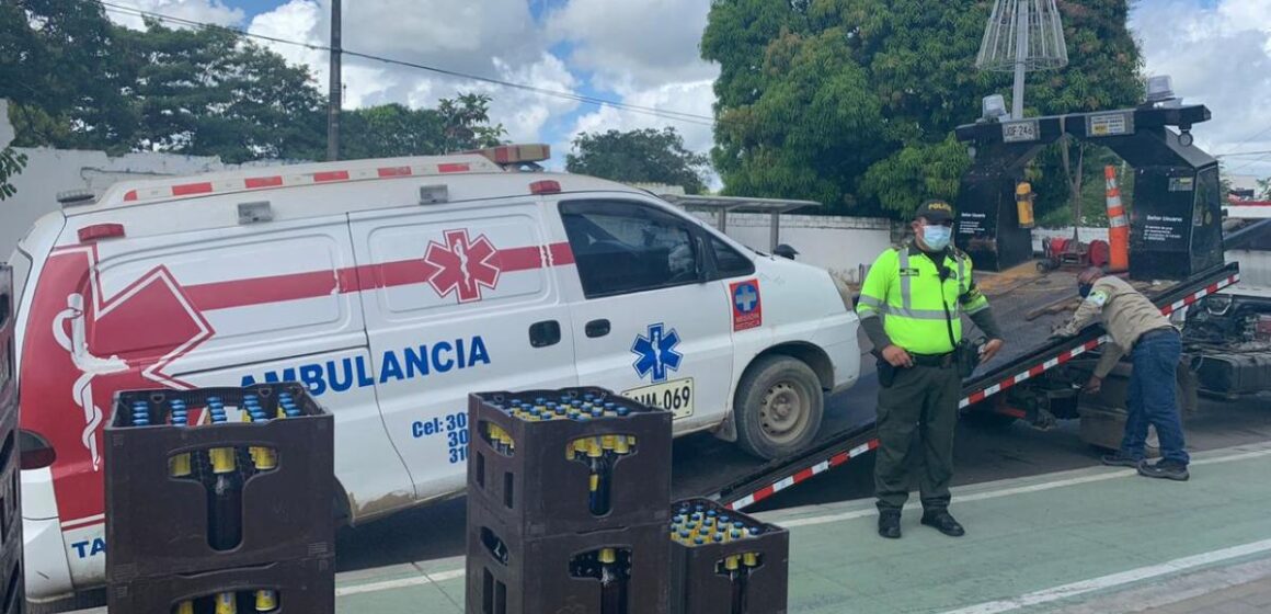 Autoridades encuentran ambulancia con un numeroso cargamento de cervezas en Monteria