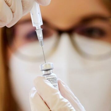 El plan de seguridad para vigilar las vacunas del COVID-19 las cuales llegaran a santander, fue aprobado