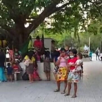 TOMA DE INDIGENAS A PARQUE EN MONTERIA AGRAVARIA  LA SITUACION DE PANDEMIA QUE VIVE LA CIUDAD.