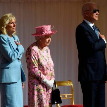 LOS BIDEN FUERON RECIBIDOS ESTE DOMINGO POR ISABEL II SEGÚN LO PREVISTO EN EL CASTILLO DE WINDSOR