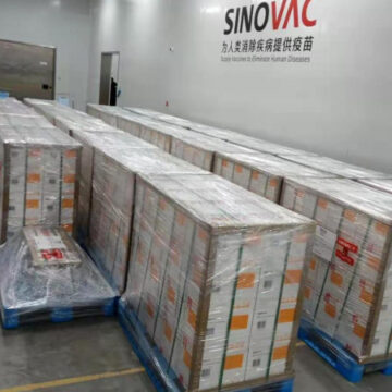 Llegan al país 2.1 millones de vacunas Sinovac