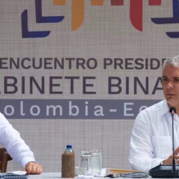 PRESIDENTES DE COLOMBIA Y ECUADOR ACUERDAN ABRIR SUS FRONTERAS.