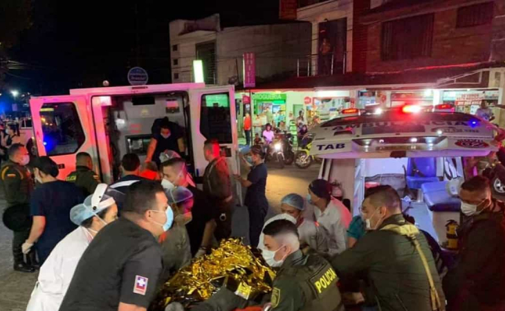 2 AGENTES DE POLICIA MUERTOS DEJA ATENTADO CONTRA CARAVANA DEL GOBERNADOR EN CAQUETÁ