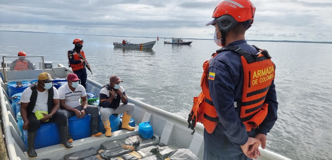 CAE GIGANTESCO CARGAMENTO DE ESTUPEFACIENTES EN EL PACIFICO AVALUADO EN MAS DE 41 MILLONES DE DOLARES.