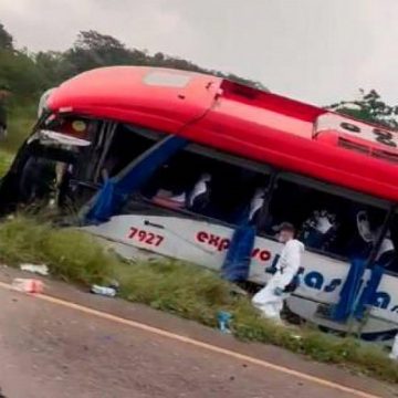 VOLCAMIENTO DE BUS DE BRASILIA RUTA BOGOTA-CARTAGENA DEJA 4 MUERTOS Y 27 HERIDOS.