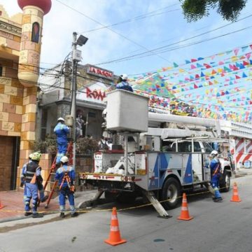 AIR-E ENCUENTRA CONEXIONES ILEGALES EN EL CENTRO DE BARRANQUILLA.