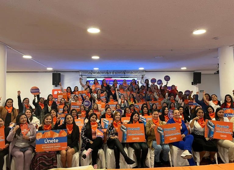 EN LA  CUMBRE NACIONAL DE MUJERES ELECTAS PARTICIPAN 120 MANDATARIAS .